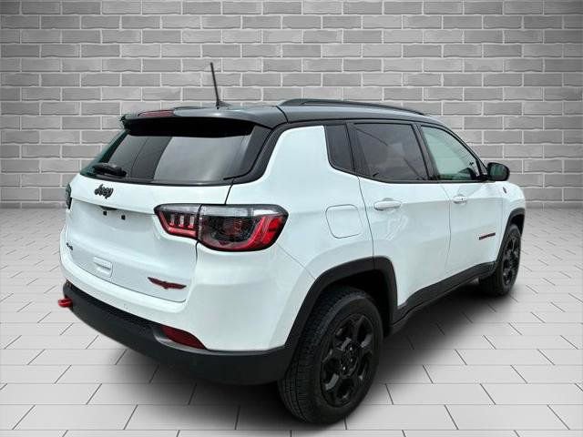 Used 2023 Jeep Compass Trailhawk AWD/4WD image 3