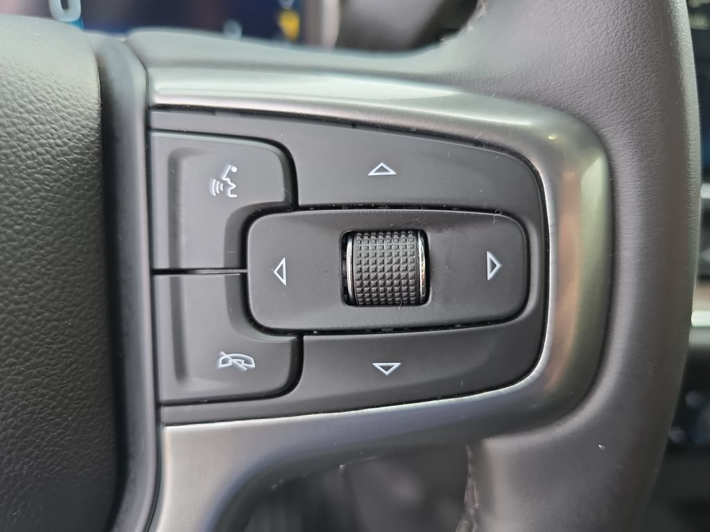 Used 2023 Chevrolet Silverado 1500 LT AWD/4WD image 17