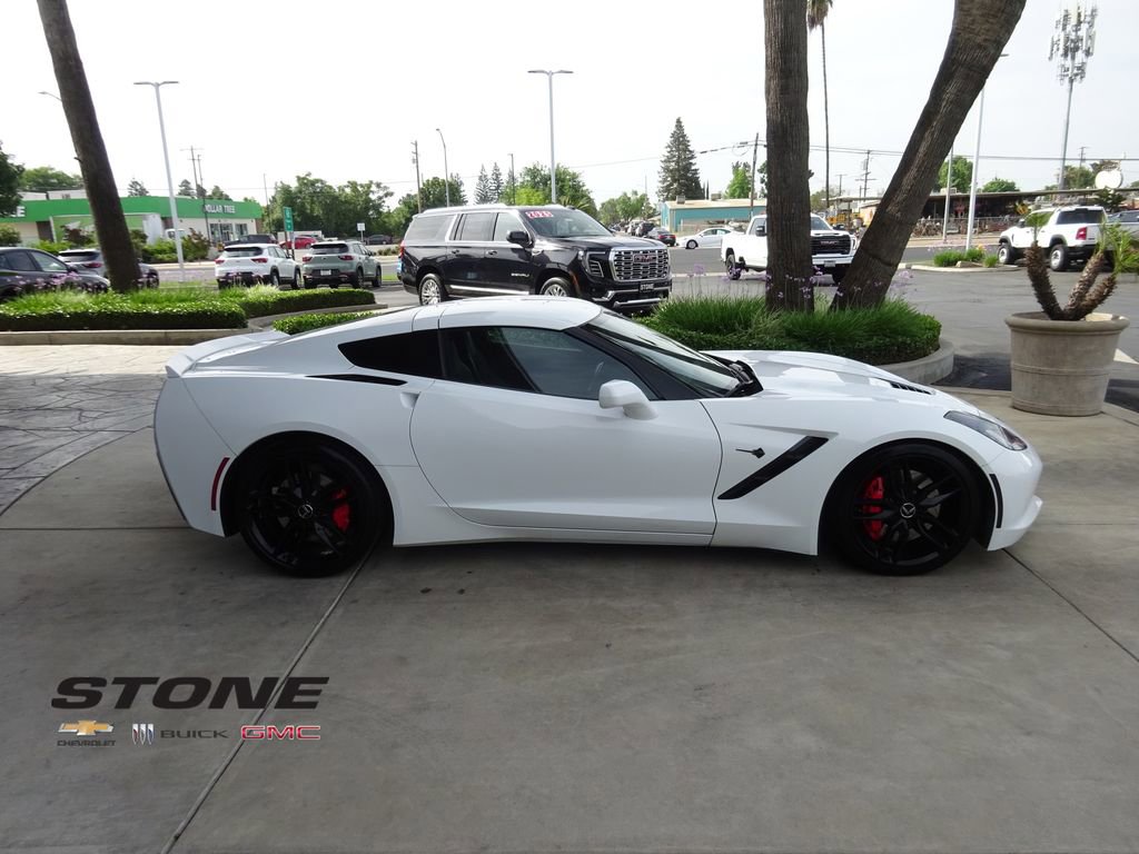 Used 2014 Chevrolet Corvette Stingray Coupe image 9