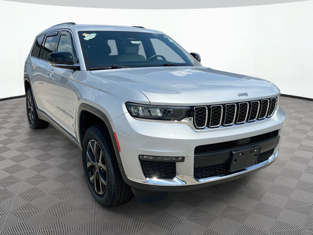 Used 2023 Jeep Grand Cherokee L Limited w/ Trailer Tow Group (B) AWD/4WD image 3