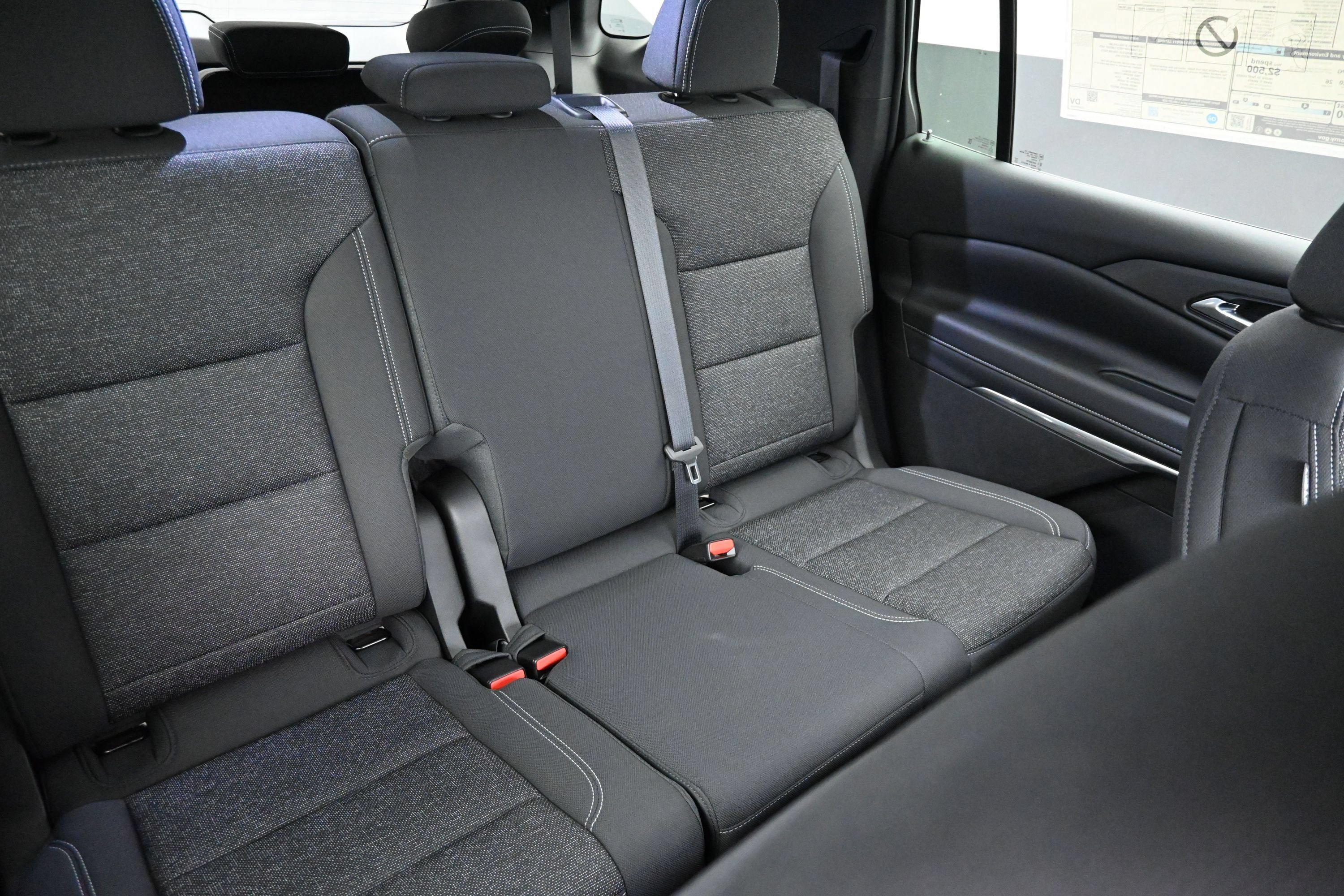 New 2027 Chevrolet Traverse LT FWD image 34
