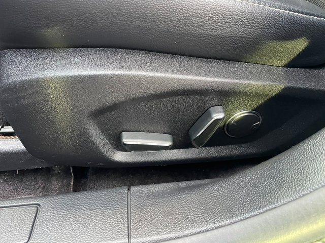 Used 2017 Ford Fusion SE w/ Equipment Group 201A image 14