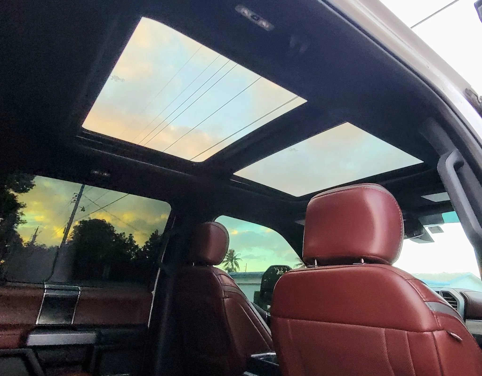 Used 2019 Ford F350 Platinum w/ Platinum Ultimate Package AWD/4WD image 9