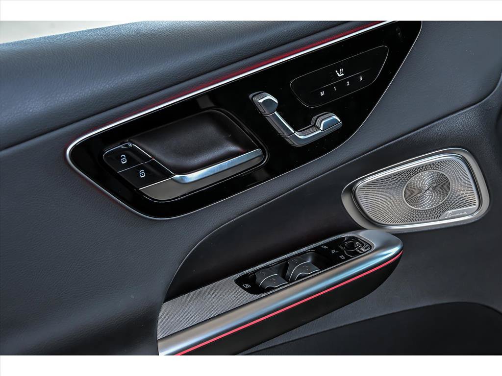 Certified 2026 Mercedes-Benz GLC 300 4MATIC image 9