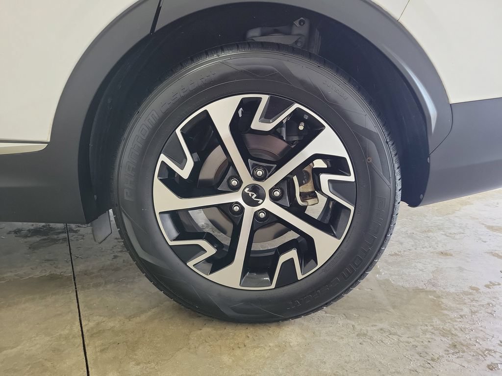 Used 2023 Kia Sportage EX FWD image 11