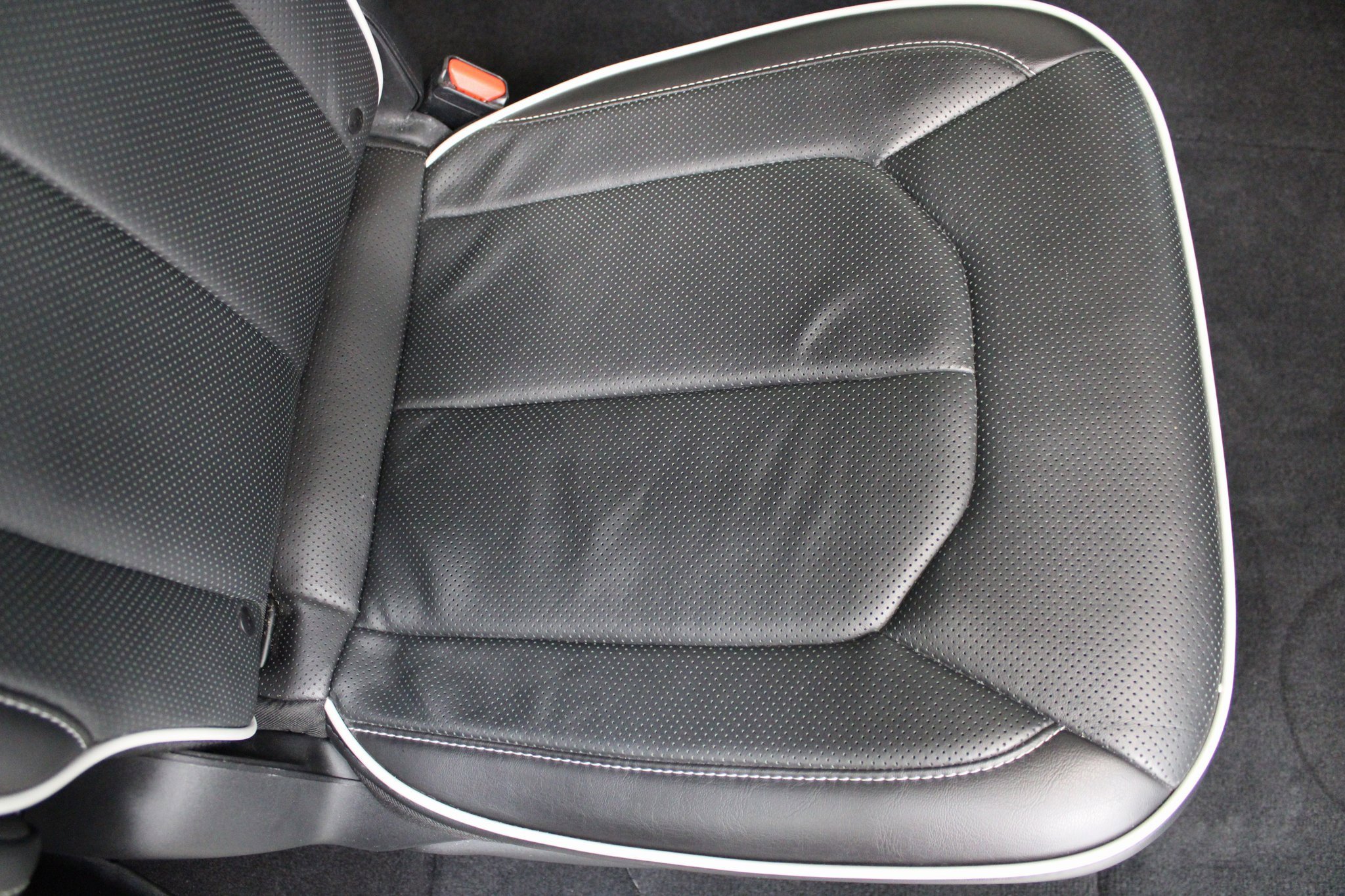 Used 2025 Chrysler Pacifica Limited image 26