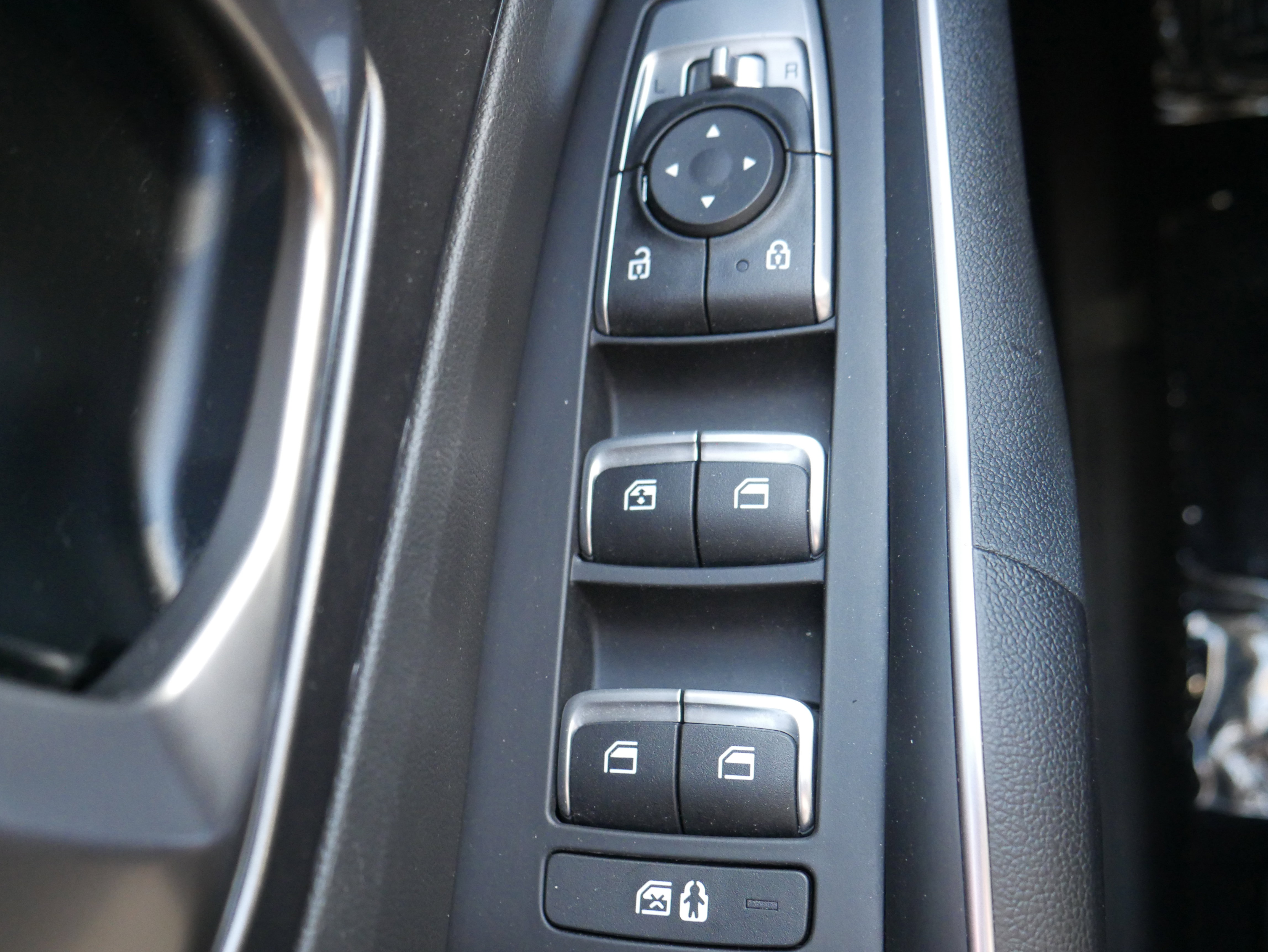 Used 2023 Kia Sorento LX image 27