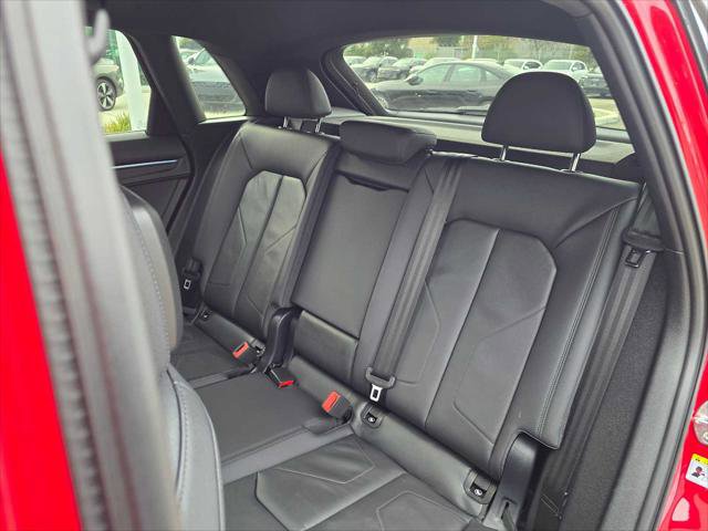Used 2024 Audi Q3 2.0T Premium Plus w/ Premium Plus Package image 19