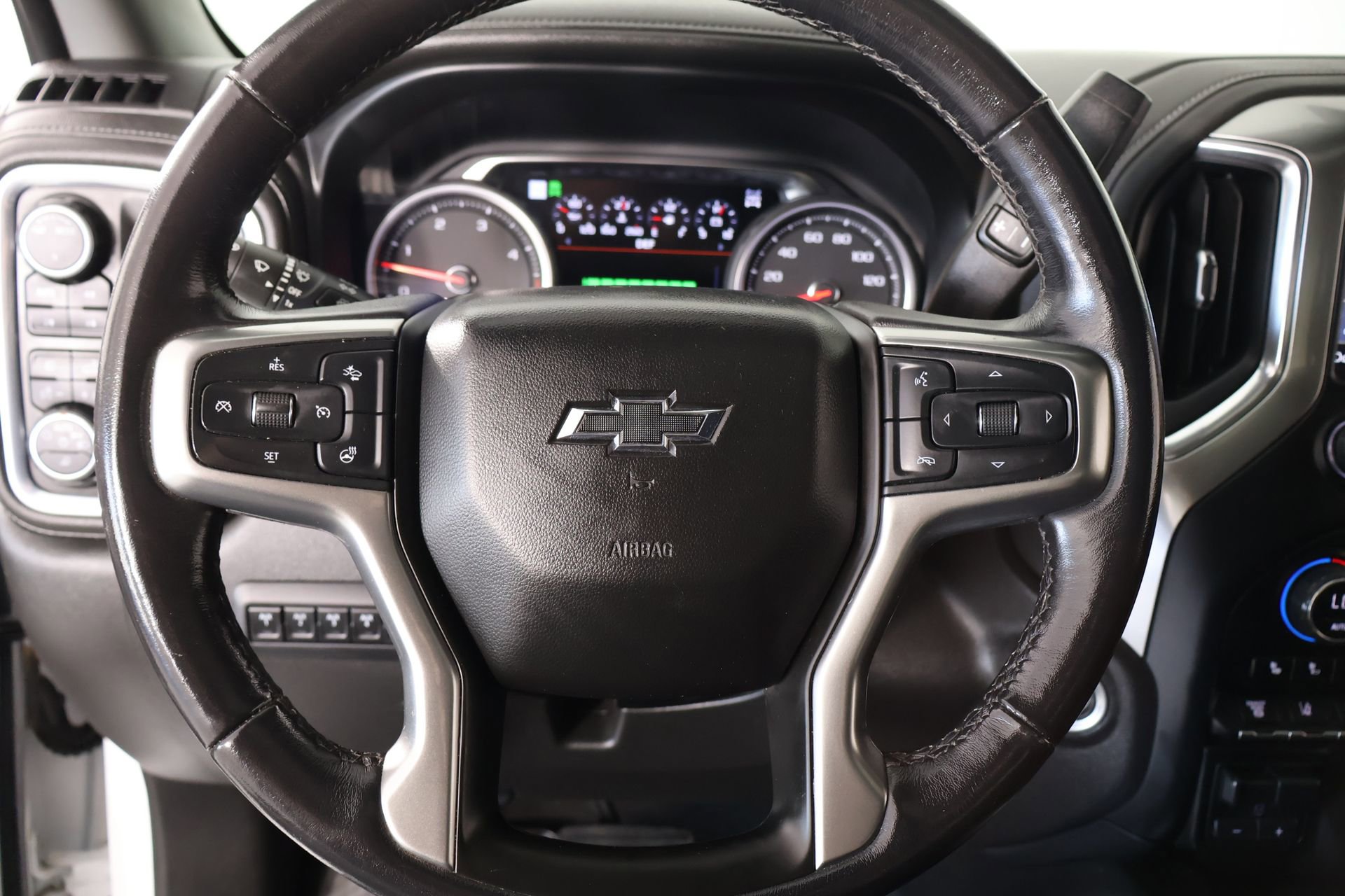 Used 2022 Chevrolet Silverado 3500 LTZ w/ LTZ Plus Package AWD/4WD image 3