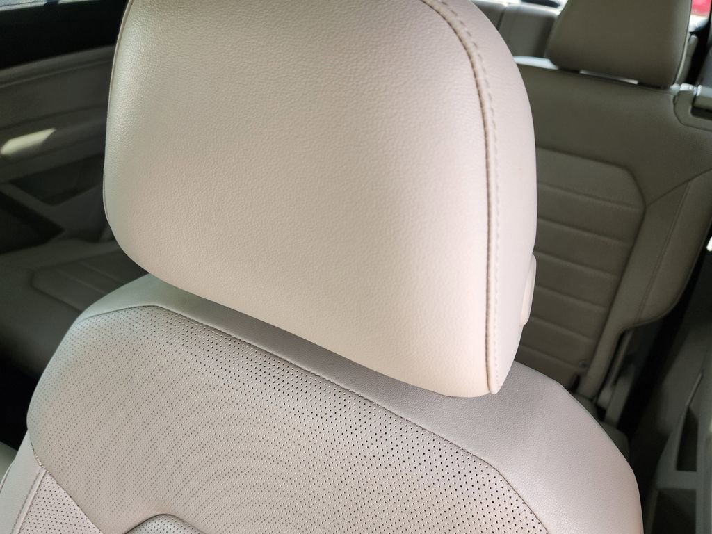 Used 2018 Volkswagen Atlas SEL Premium AWD/4WD image 6