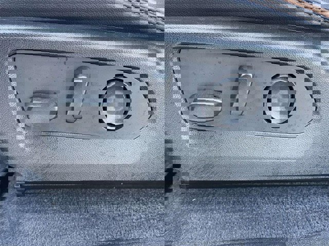 Used 2023 GMC Canyon AT4 w/ Technology Package image 15