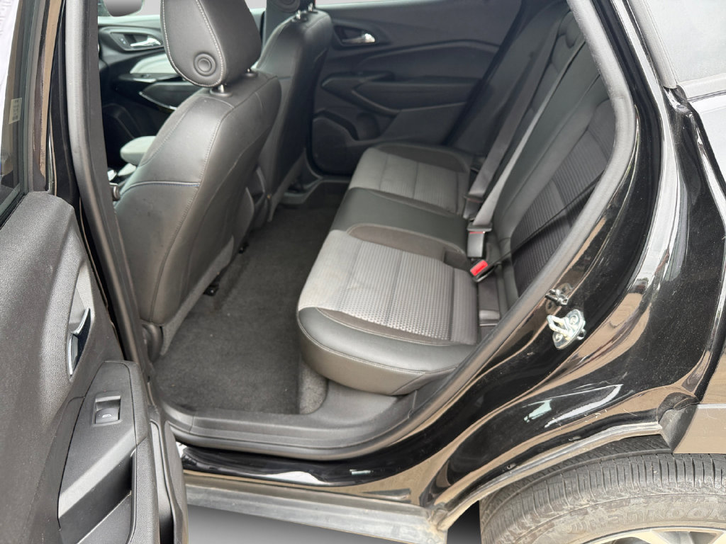 Used 2025 Chevrolet Trax LT FWD image 24