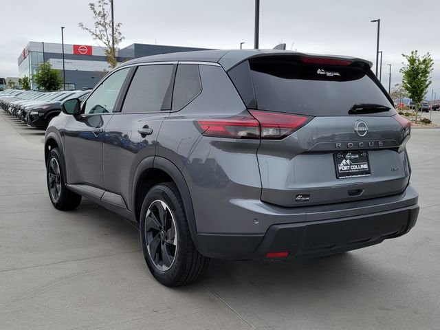 Used 2025 Nissan Rogue SV AWD/4WD image 3
