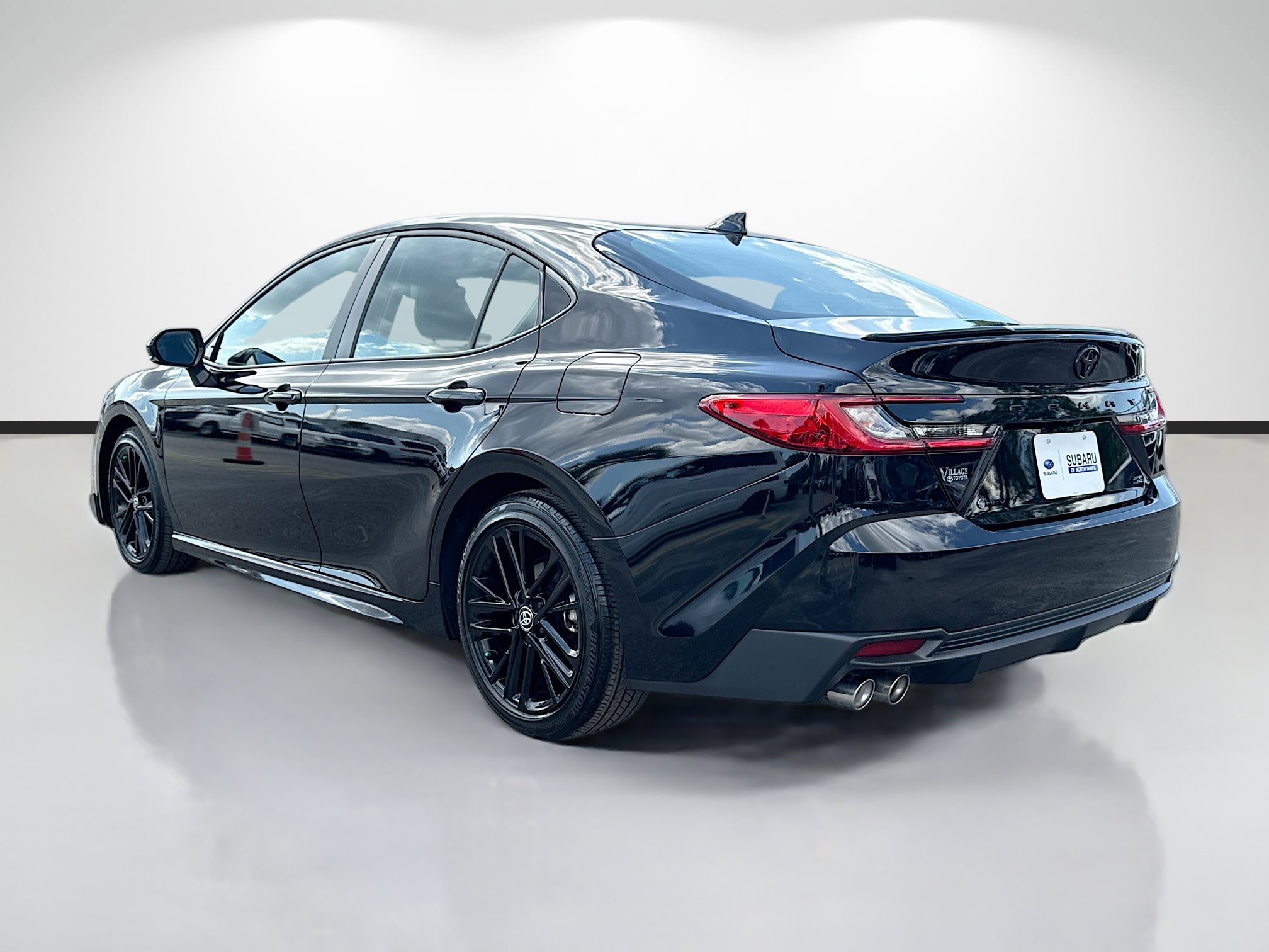Used 2026 Toyota Camry SE w/ Multimedia Upgrade Package FWD image 5