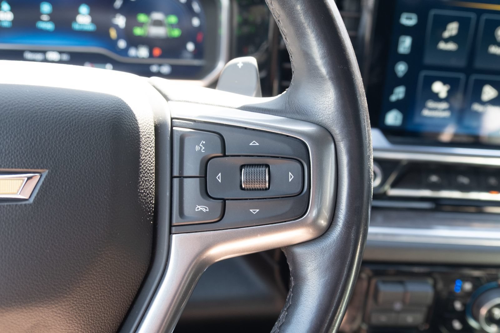 Used 2022 Chevrolet Silverado 1500 LTZ AWD/4WD image 7