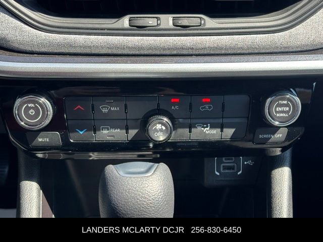 Used 2024 Jeep Compass Sport image 27