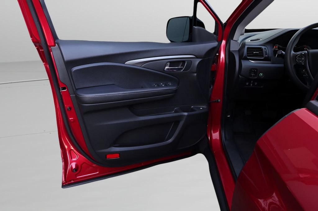 Used 2023 Honda Ridgeline Sport image 15