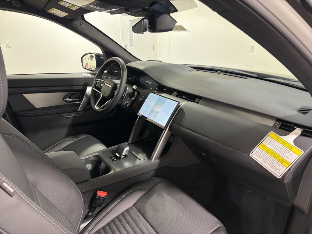 New 2026 Land Rover Discovery Sport Landmark image 24