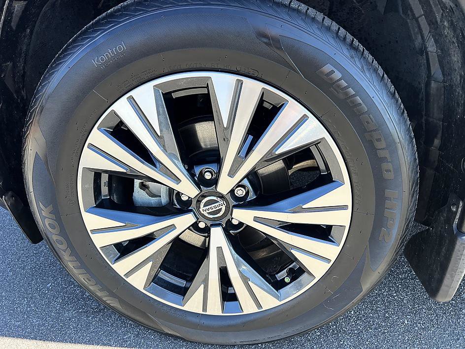 Certified 2021 Nissan Rogue SV w/ Premium Package image 9