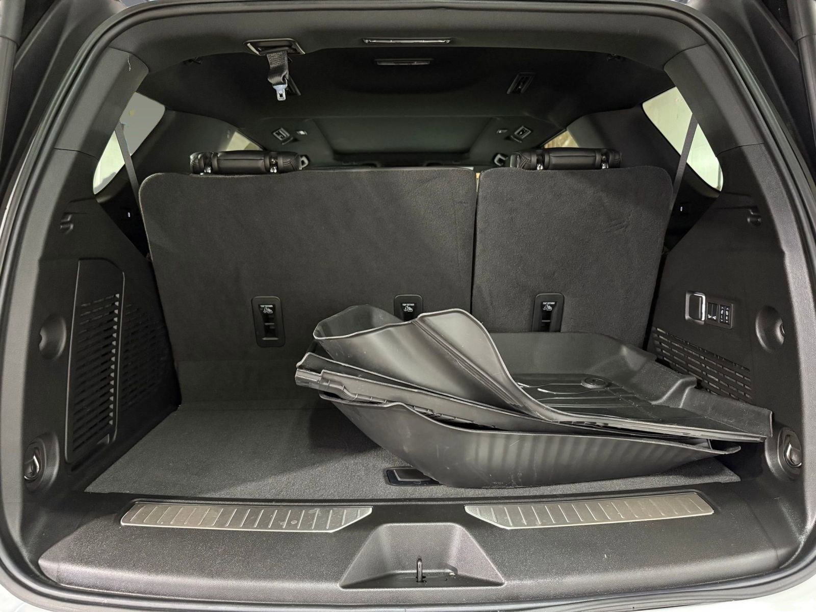 Used 2024 Chevrolet Tahoe High Country image 40