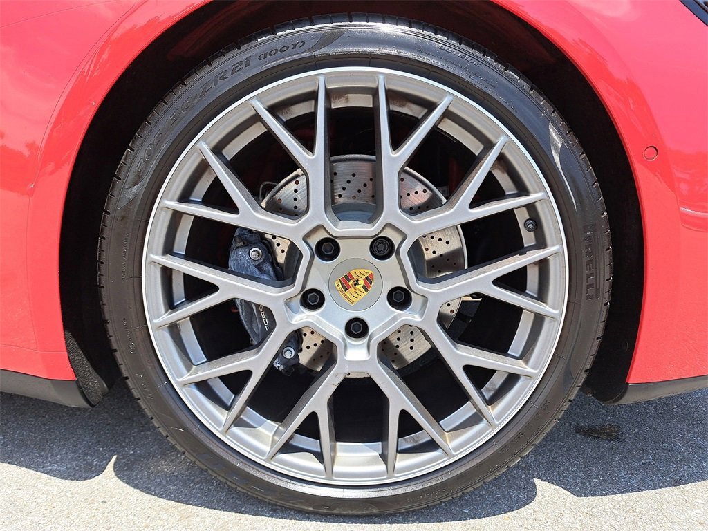 Certified 2025 Porsche 911 Carrera image 13
