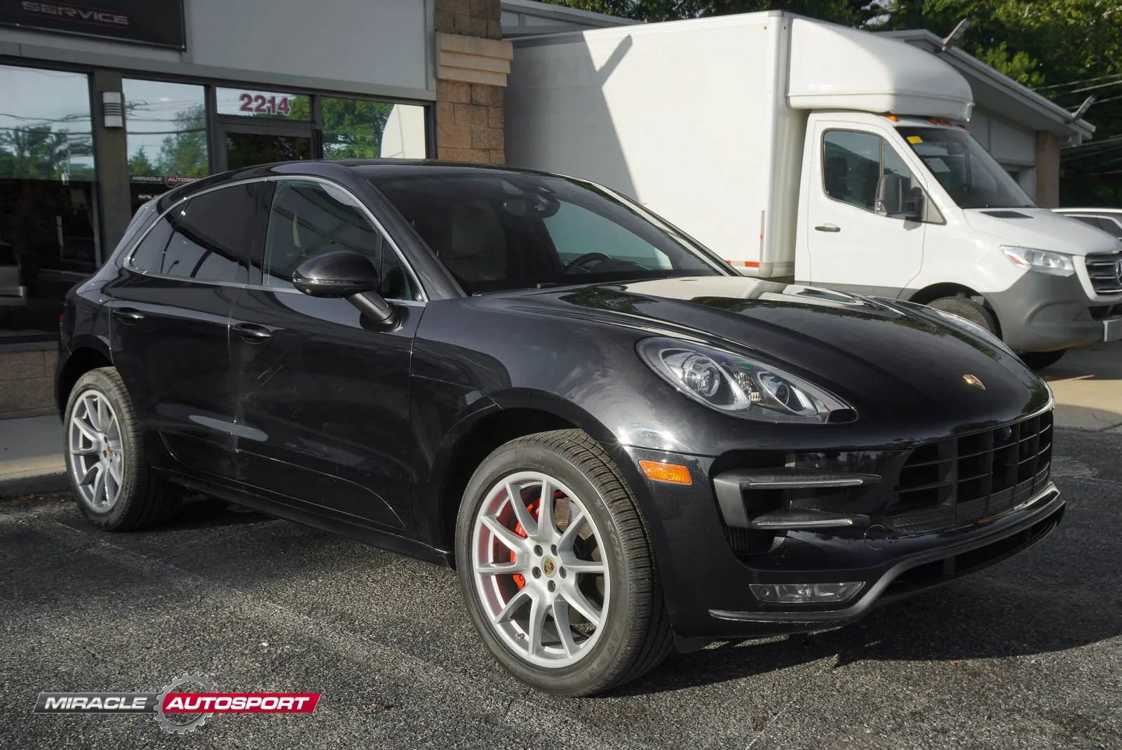 Used 2017 Porsche Macan Turbo image 9