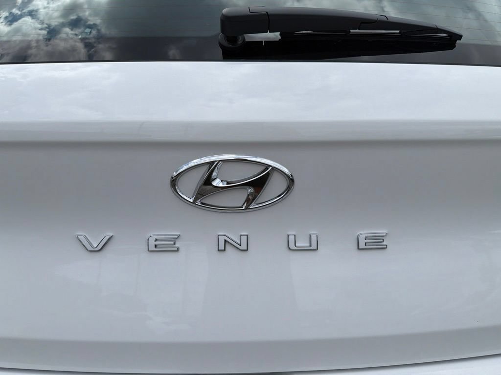 New 2026 Hyundai Venue SEL FWD image 10