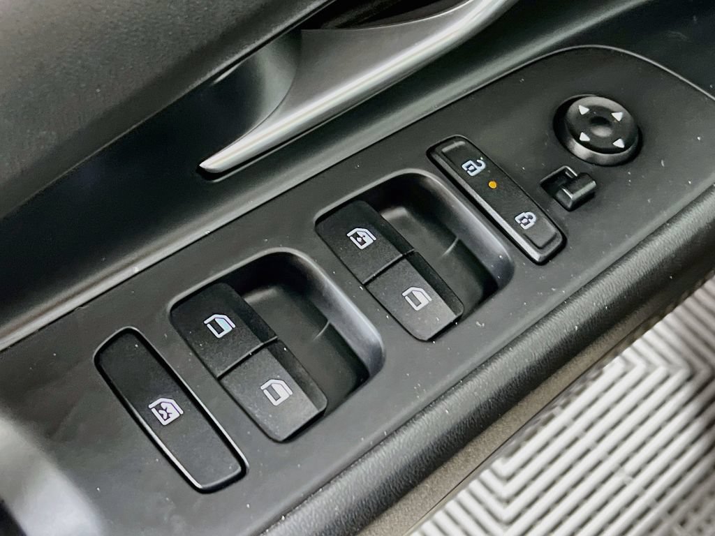 Used 2024 Hyundai Elantra Limited FWD image 16