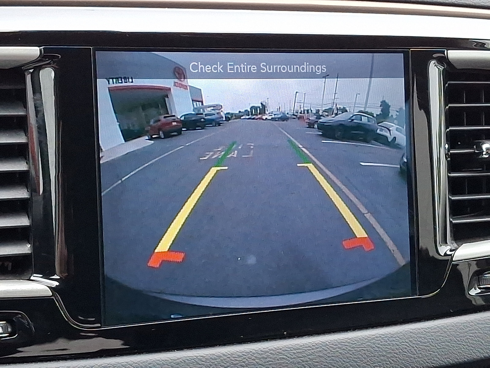 Used 2017 Chrysler Pacifica Touring-L FWD image 17