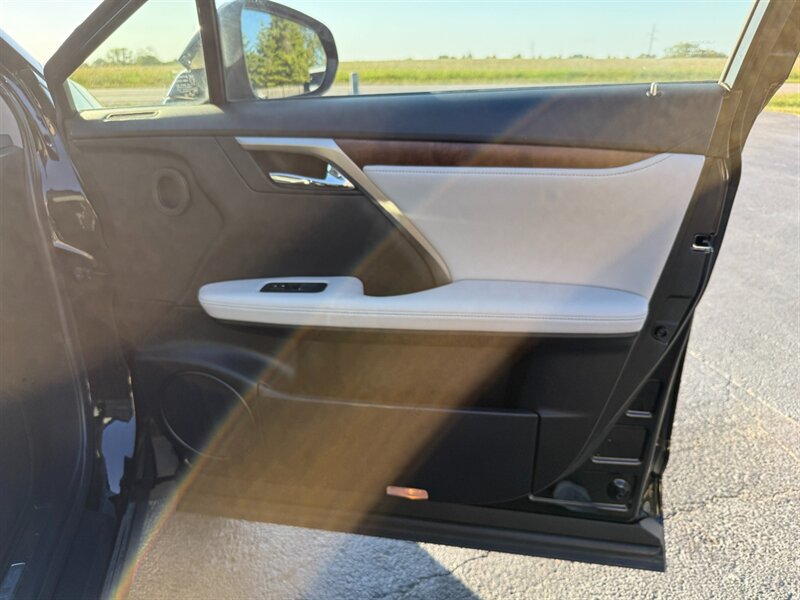 Used 2020 Lexus RX 350L FWD w/ Premium Package image 36