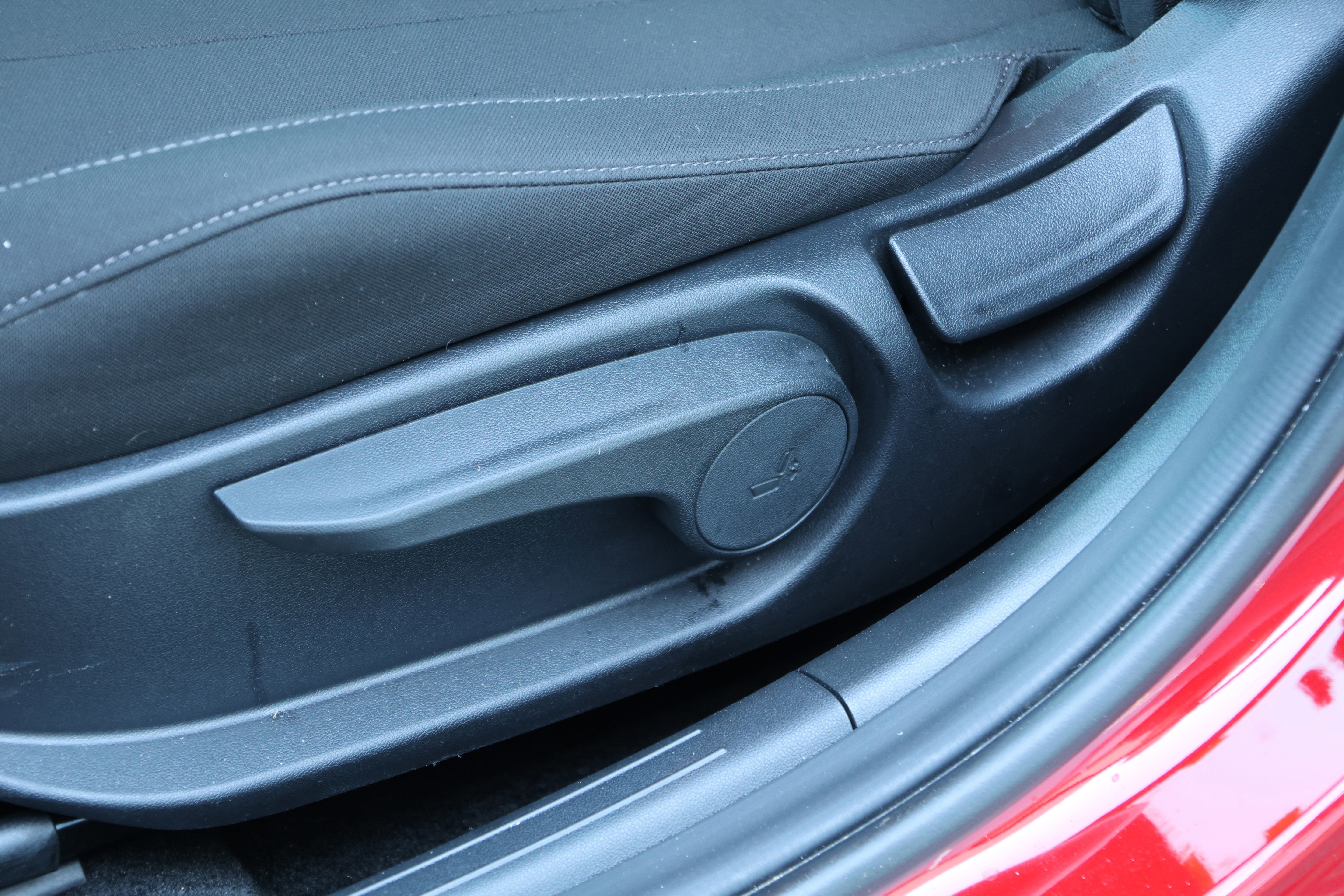 Used 2025 Hyundai Elantra Sport image 29