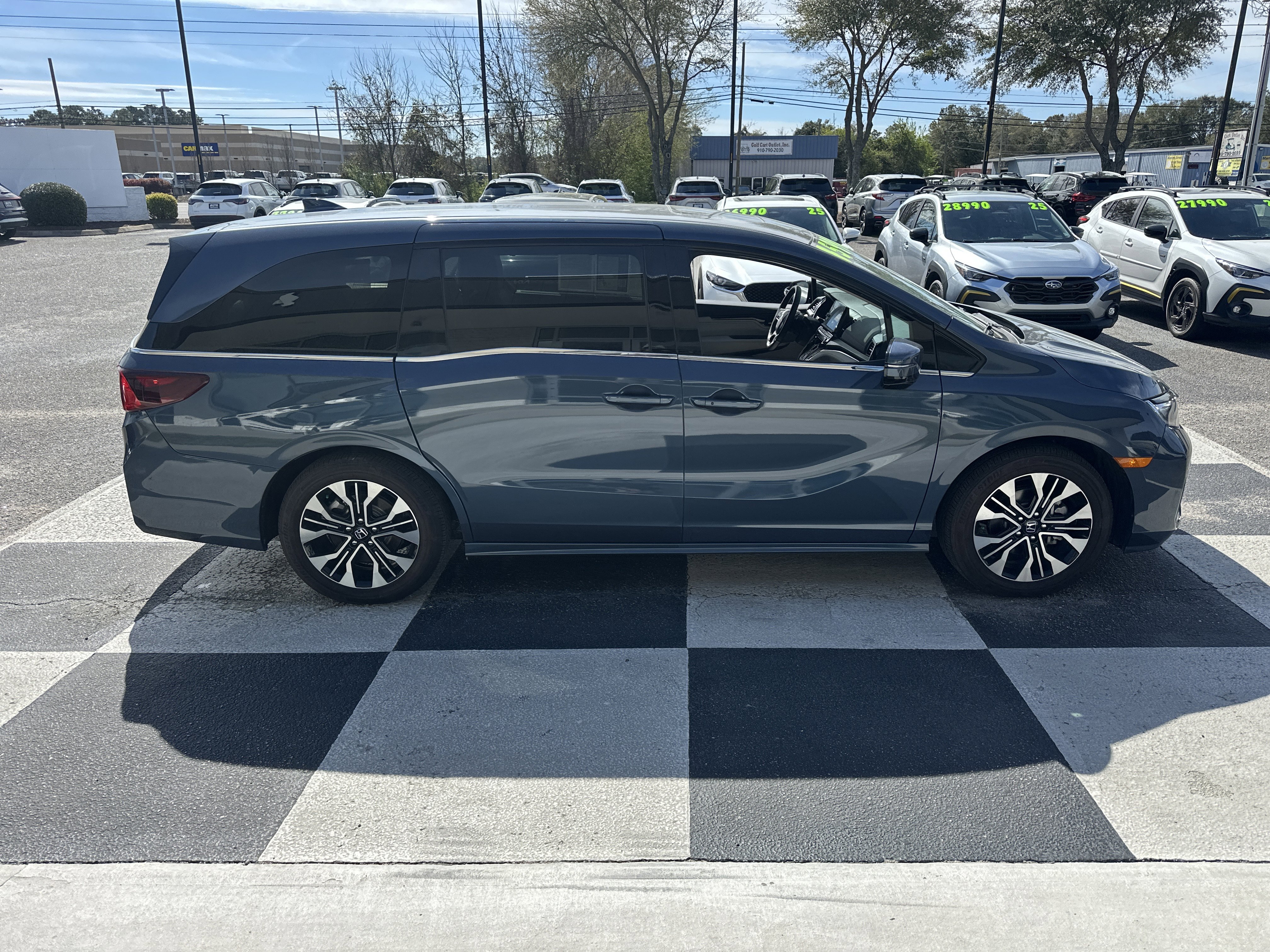 Used 2025 Honda Odyssey Elite image 3
