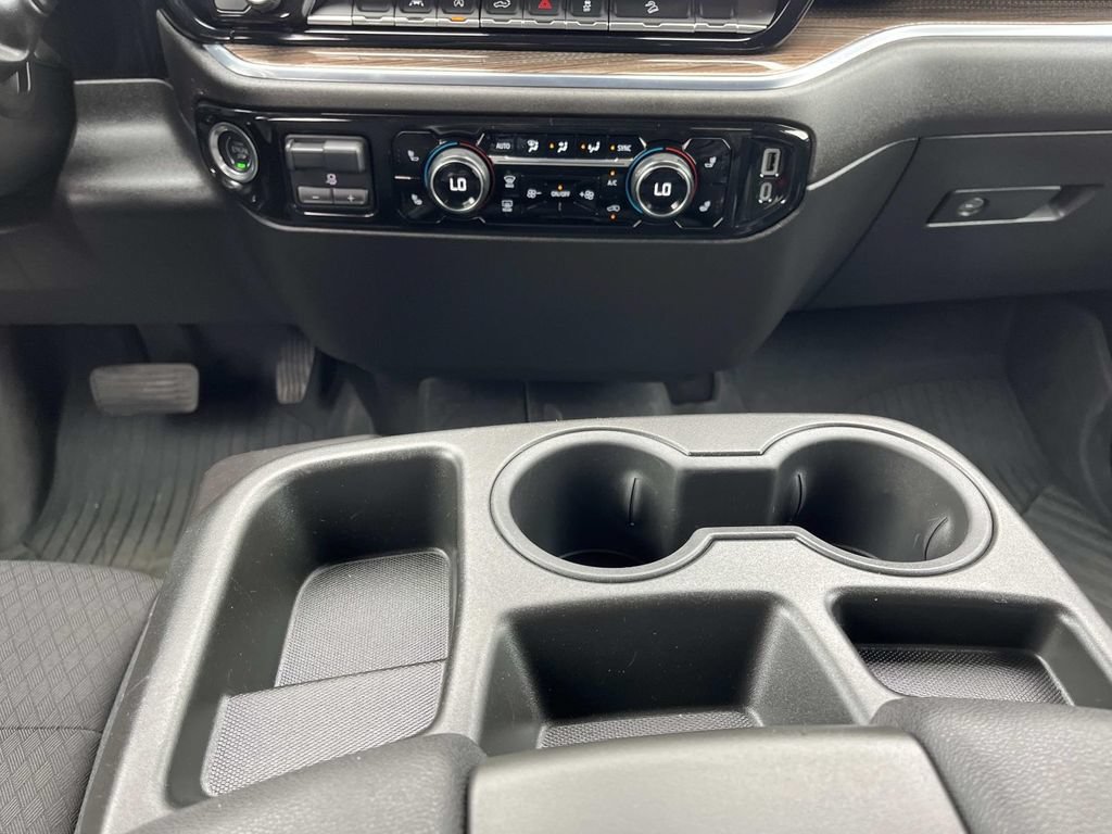 Used 2024 Chevrolet Silverado 1500 RST AWD/4WD image 16
