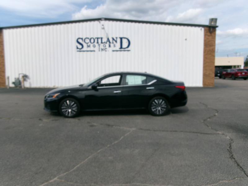 Used 2025 Nissan Altima 2.5 SV