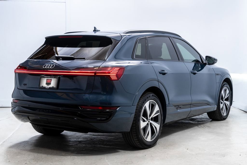 Used 2024 Audi Q8 e-tron Premium image 7