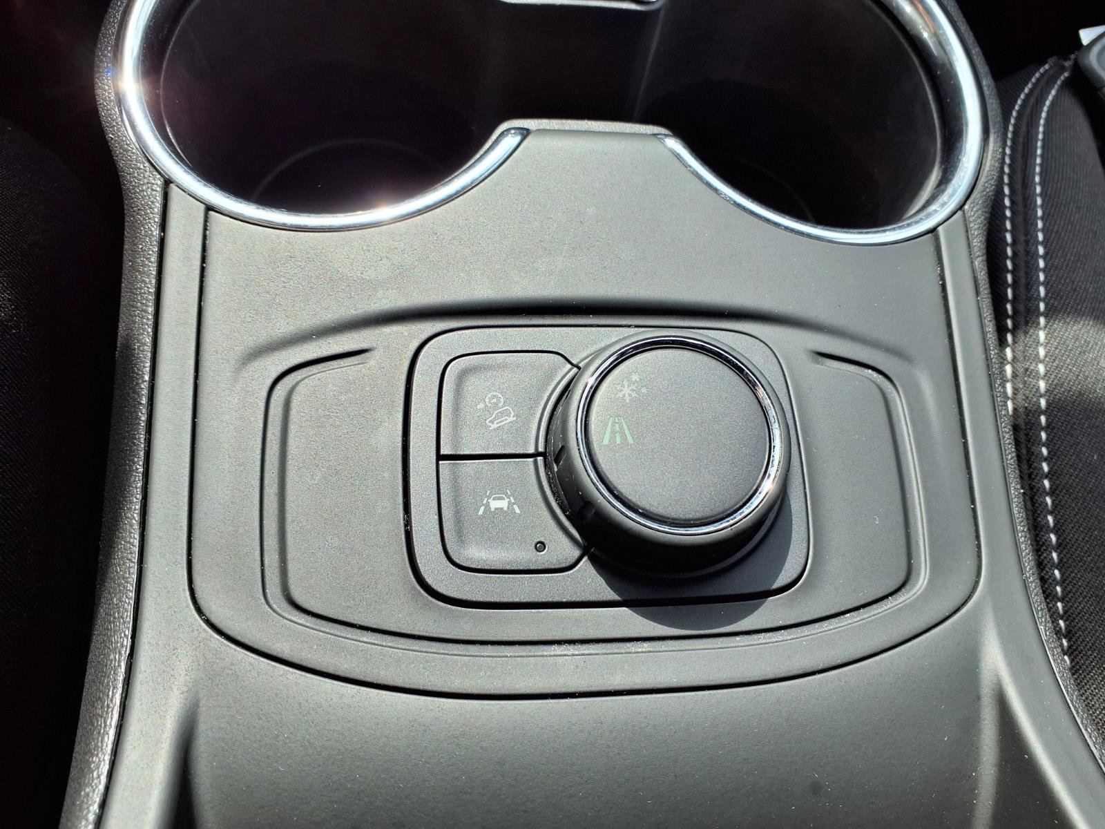 Used 2024 GMC Terrain SLE FWD image 11