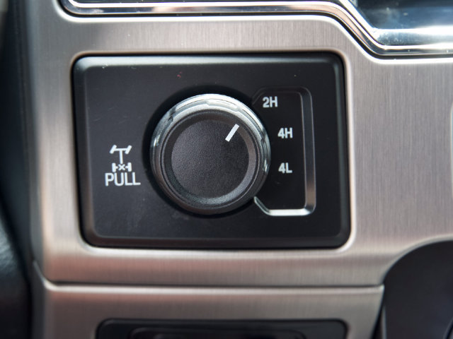 Used 2022 Ford F250 Platinum w/ FX4 Off-Road Package AWD/4WD image 31