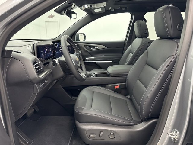 New 2026 Chevrolet Traverse LT w/ Sun and Wheel Package image 24