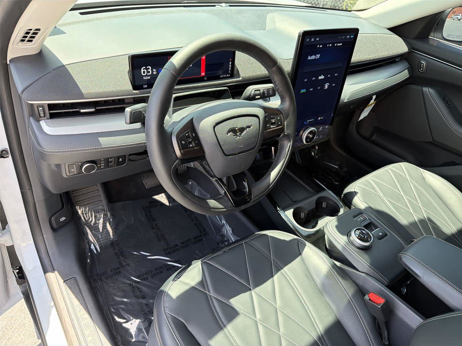 Used 2023 Ford Mustang Mach-E Select RWD image 2