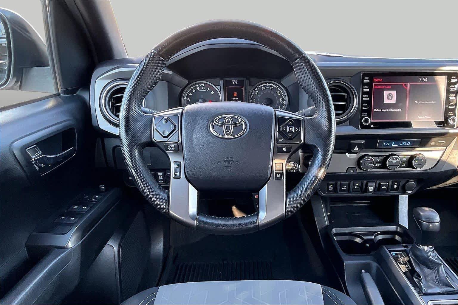 Used 2022 Toyota Tacoma TRD Sport w/ Technology Package RWD image 5