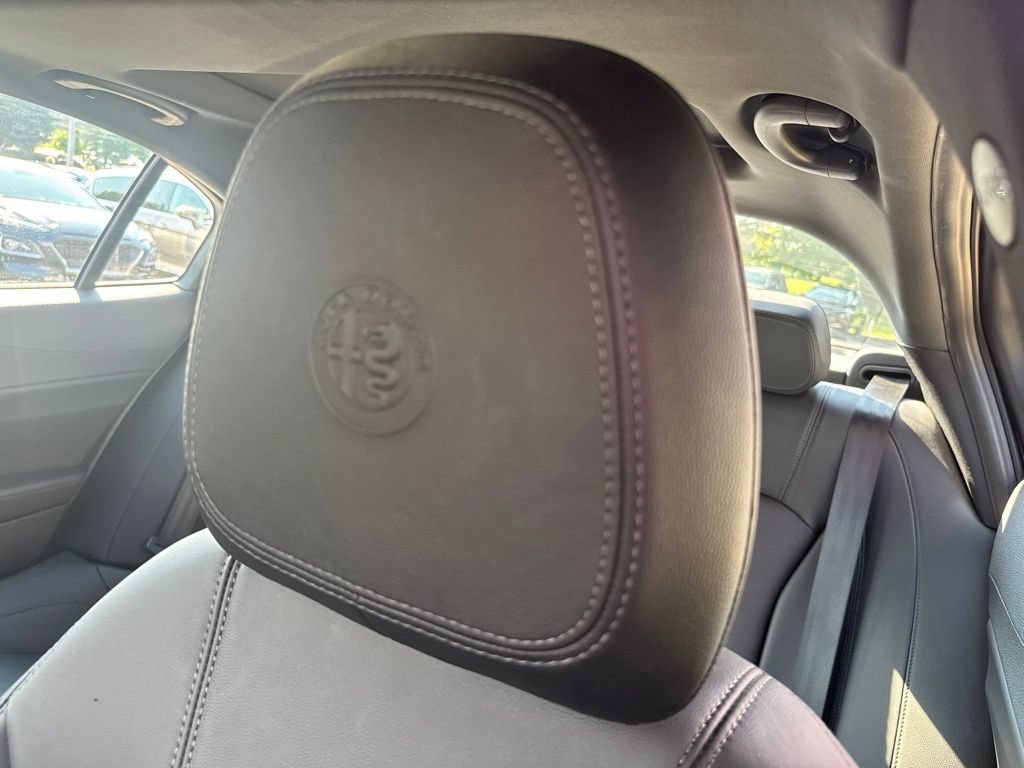 Used 2022 Alfa Romeo Giulia Ti AWD/4WD image 33