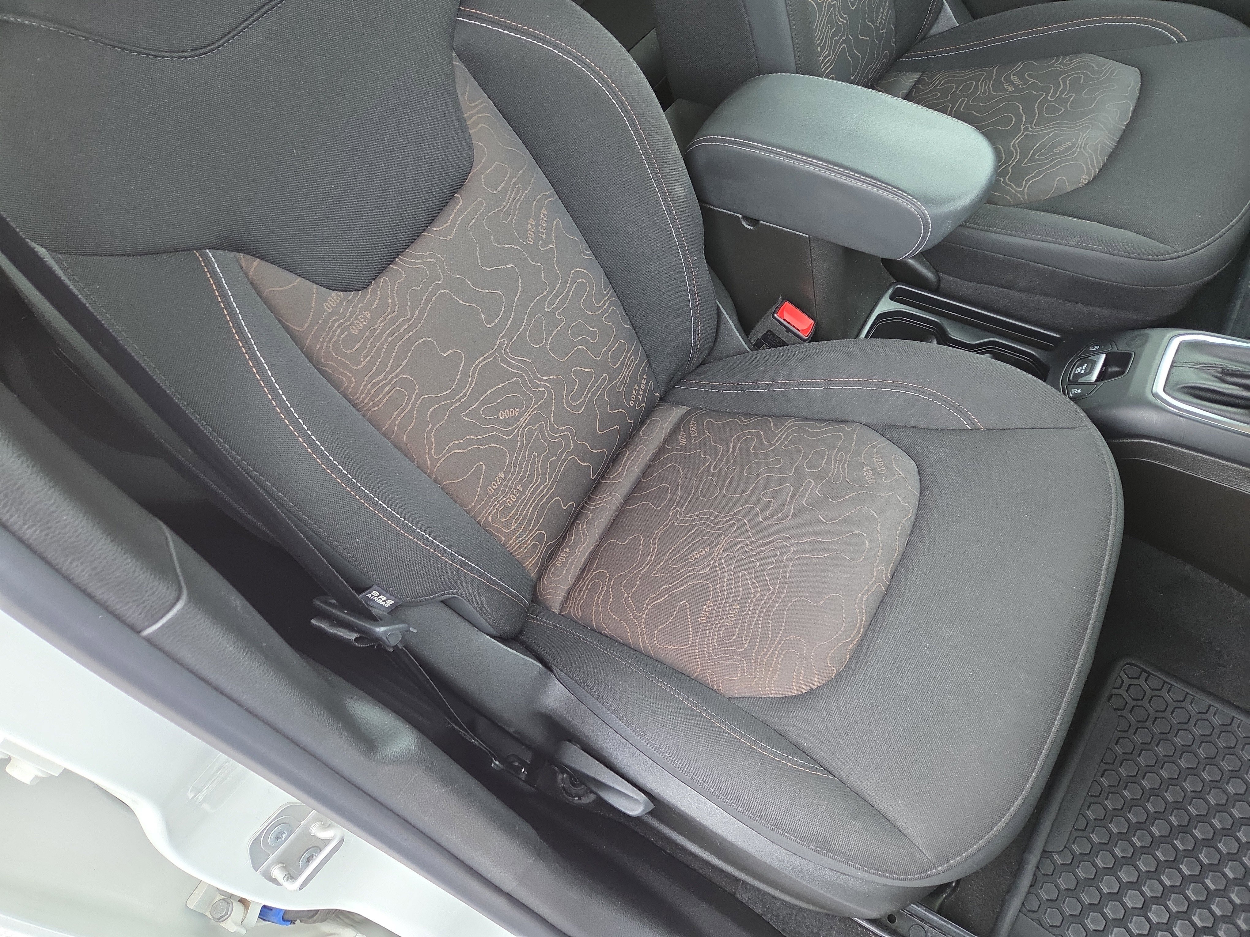 Certified 2023 Jeep Renegade Latitude AWD/4WD image 16