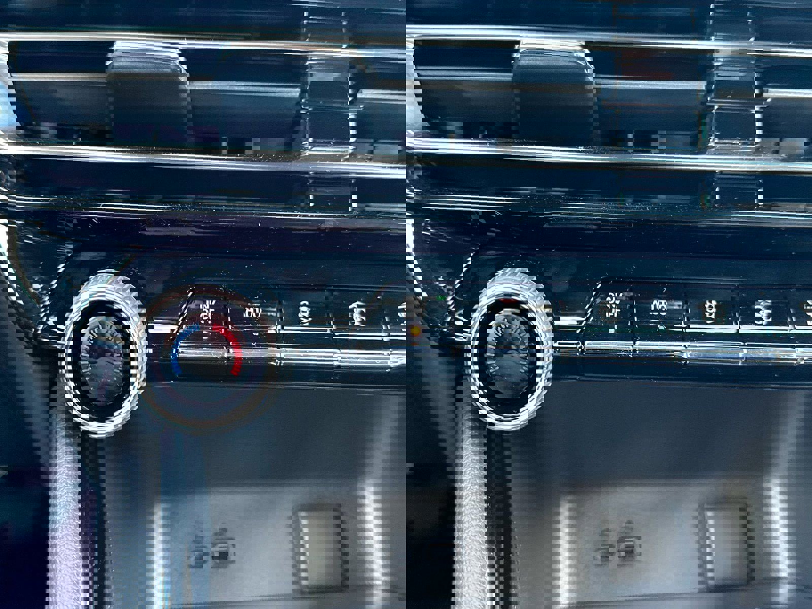 New 2026 Chevrolet Traverse Z71 w/ Enhanced Driving Package AWD/4WD image 33