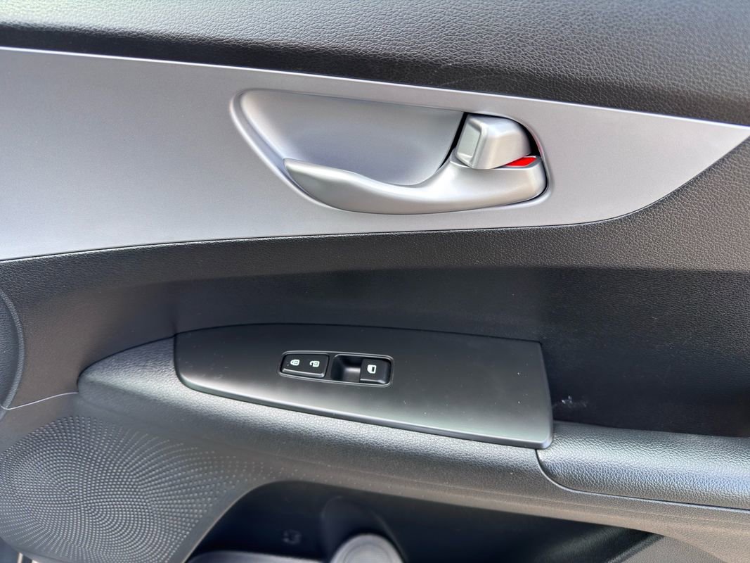 Used 2024 Kia Forte LXS image 29