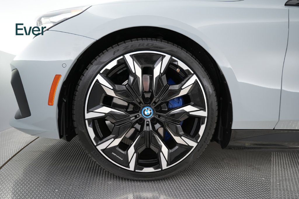 Used 2024 BMW i5 M60 w/ Executive Package AWD/4WD image 9
