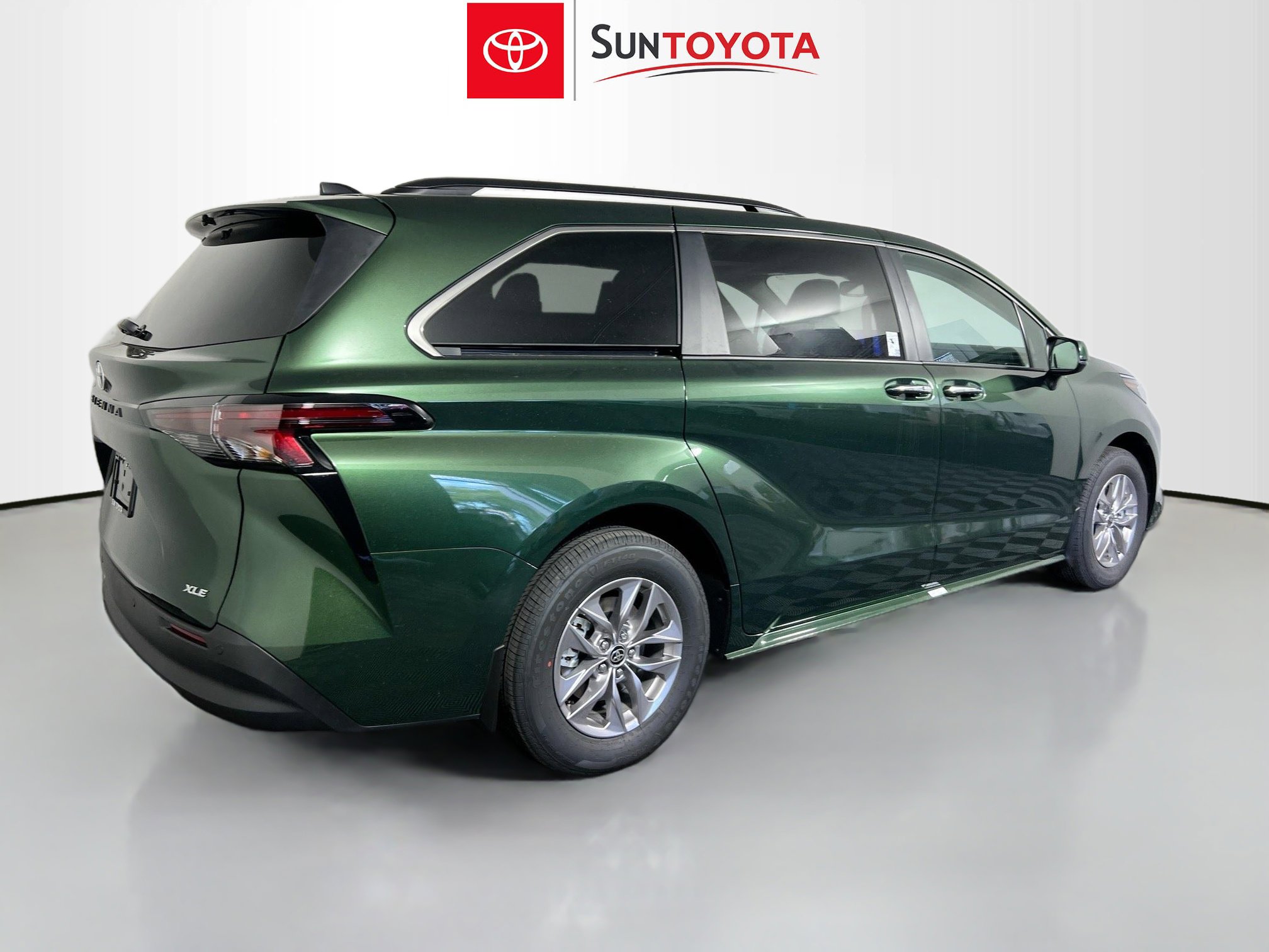 New 2026 Toyota Sienna XLE image 4