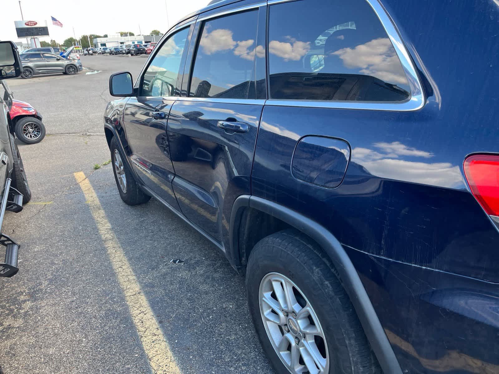 Used 2018 Jeep Grand Cherokee Laredo AWD/4WD image 12