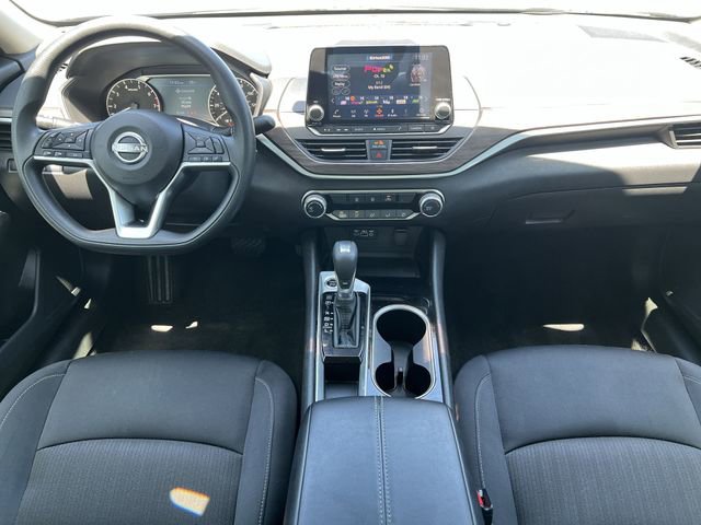 Used 2024 Nissan Altima 2.5 SV FWD image 17