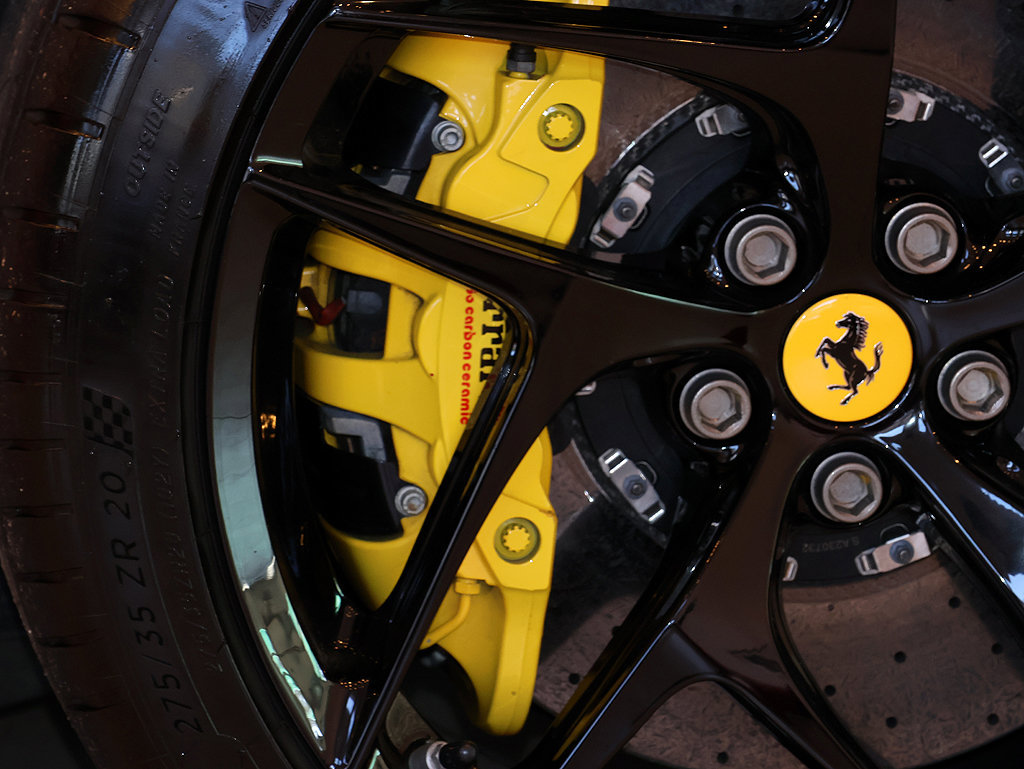 Certified 2018 Ferrari 812 Superfast RWD image 11