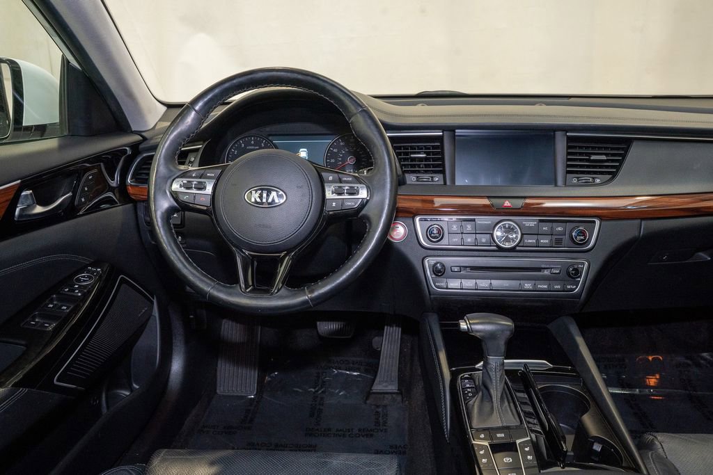 Used 2017 Kia Cadenza Technology image 6
